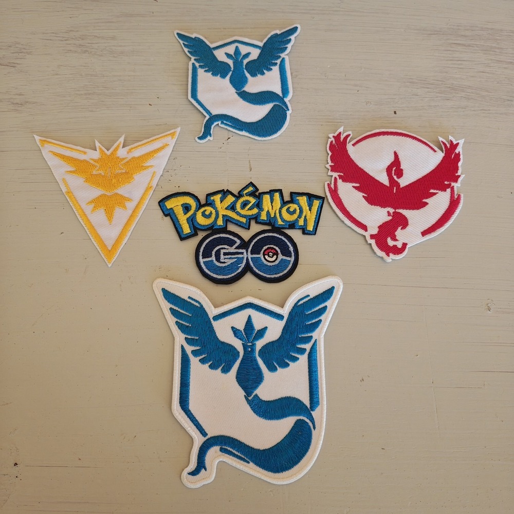 5 Pokemon Go iron on patches Mystic Blue Valor Red Yellow Instinct 3-4" ZA2‎